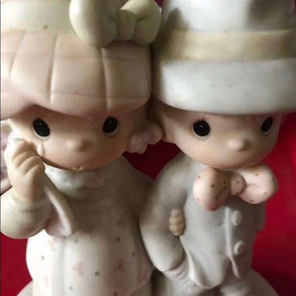 Precious Moments Figurine - Picture 4 of 4